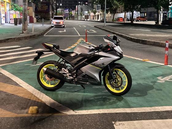 YAMAHA YZF R15 